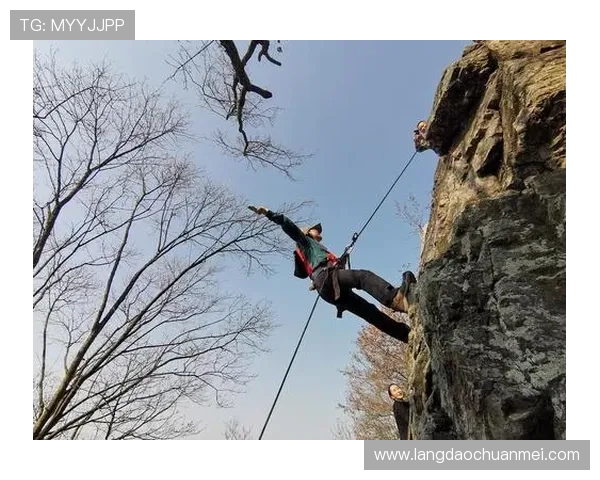 南京攀岩队在全国速度排行榜中荣获第四名展现出强劲实力与团队精神